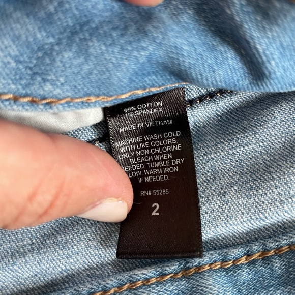 Express Shorts - Picture 4 of 4